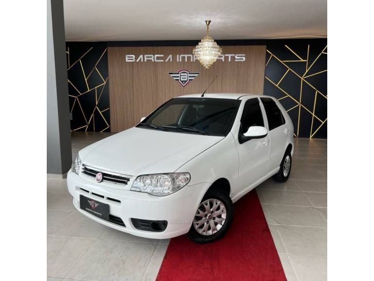 FIAT - PALIO - 2014/2015 - Branca - R$ 33.900,00