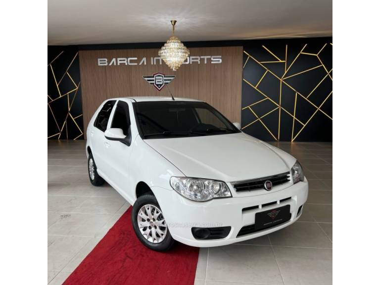 FIAT - PALIO - 2014/2015 - Branca - R$ 33.900,00