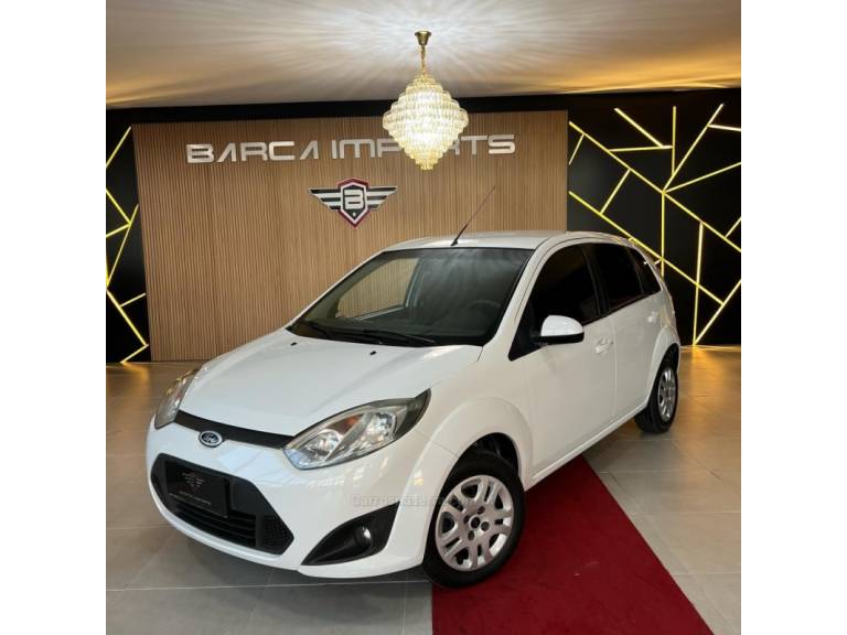 FORD - FIESTA - 2013/2014 - Branca - R$ 34.900,00