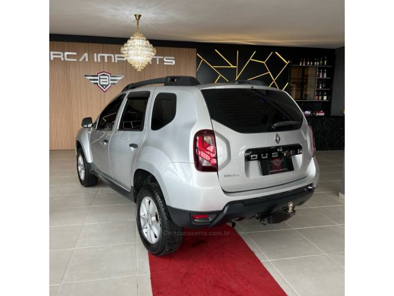 RENAULT - DUSTER - 2016/2017 - Prata - R$ 69.900,00