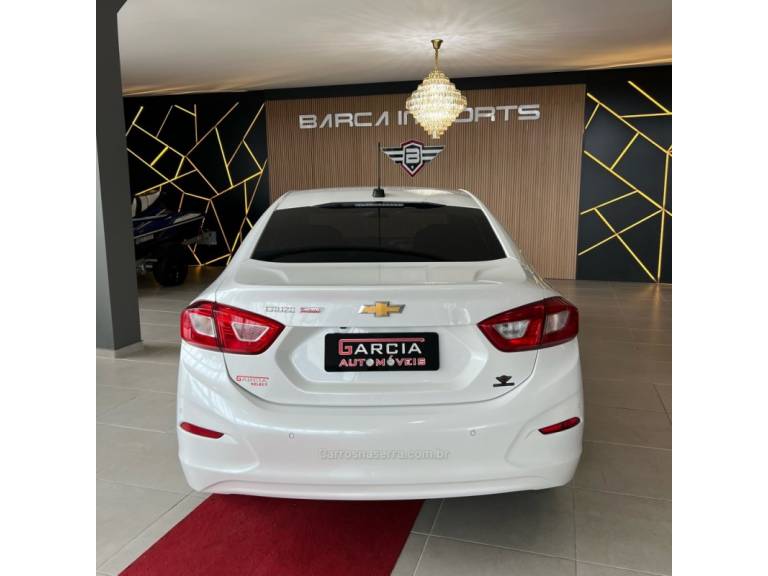 CHEVROLET - CRUZE - 2017/2018 - Branca - R$ 89.900,00