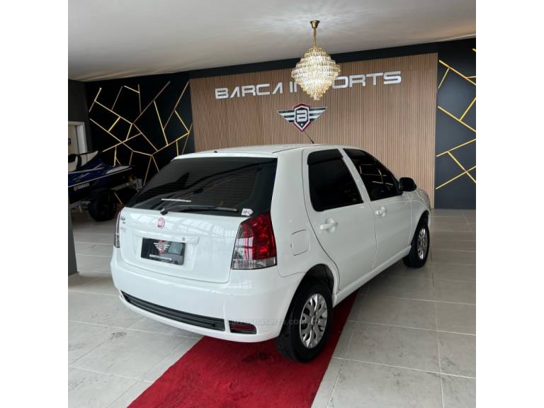 FIAT - PALIO - 2014/2015 - Branca - R$ 33.900,00